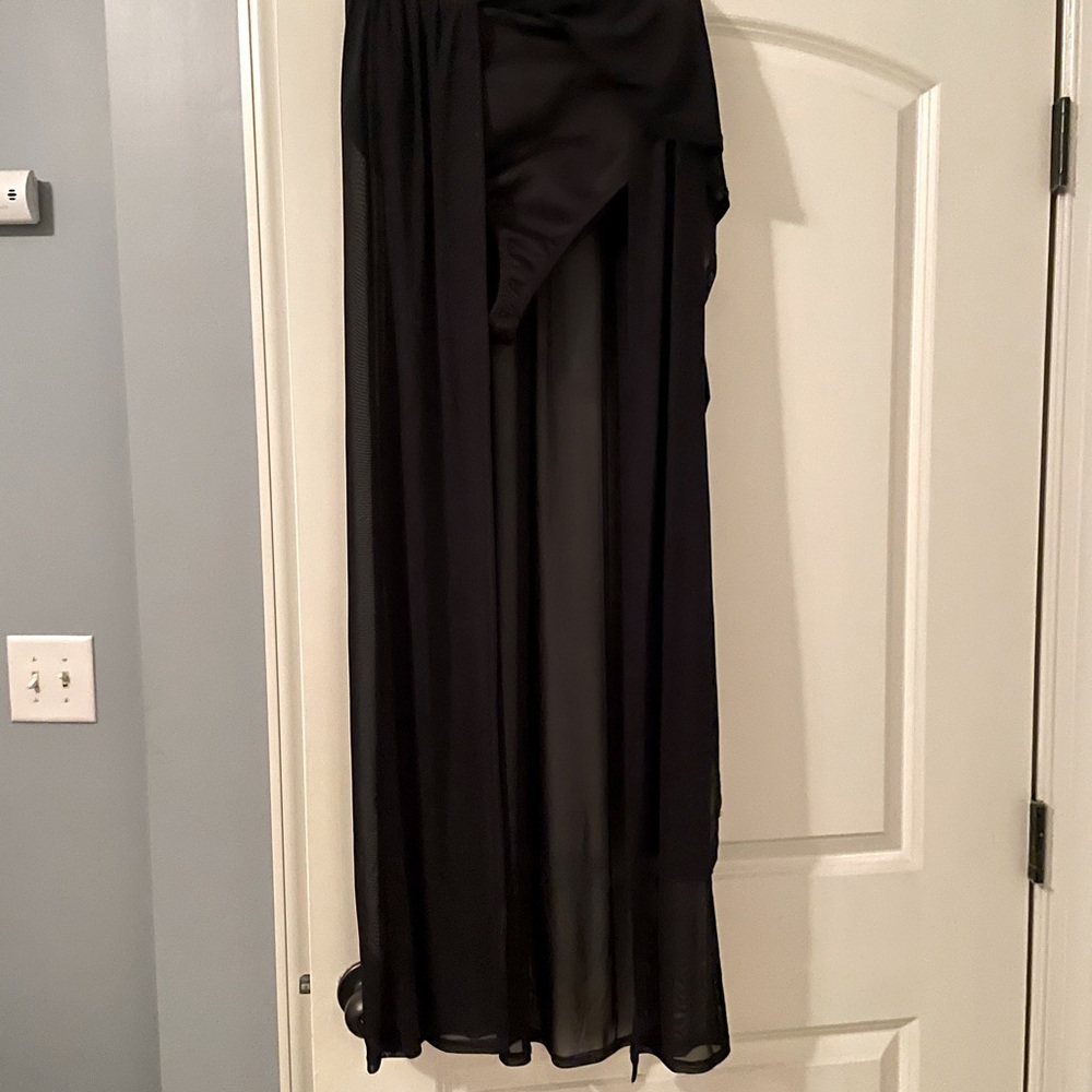 Fashion Nova sheer flowy skirt with black liner - new with tags